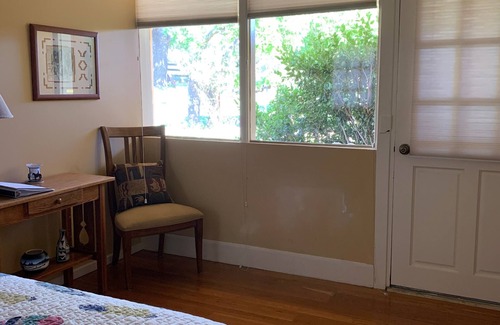 St. Helena Bed & Breakfast | RustRidge Bed and Breakfast - Poolside Room