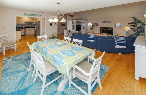 Sandbridge House | Rusty Dolphin is a well-maintained 2 level home with pool and hot tub.