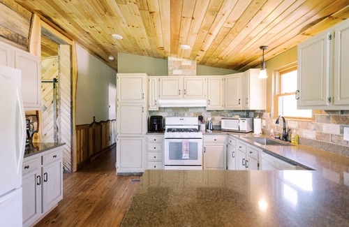 Piedmont House | Rusty Meadows Lodge near Sturgis, Nemo and Black Hills!