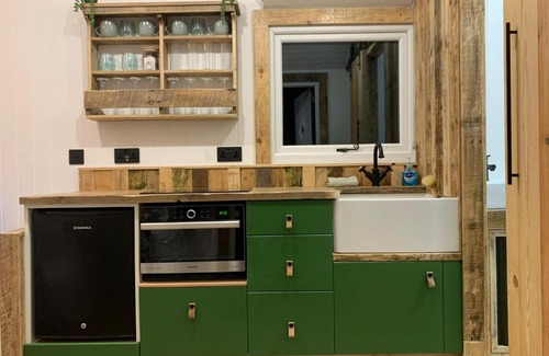 Sidlesham House | Rusty - Shepherds hut sleeps up to 4