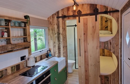 Sidlesham House | Rusty - Shepherds hut sleeps up to 4