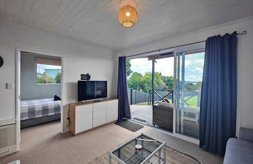 Riverton House | Rusty’s Riverton Retreat