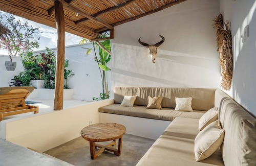 Beraban Villa | Ruta 1 Luxueuse 2CH à 350m de Nyanyi Plage & Proche du Luna Beach Club