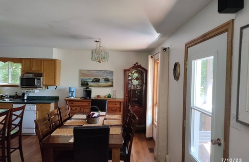 Waltham Cottage | Ruth's waterfront cottage near Pembroke