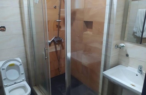 Ayon Hotel | Ruthmour Hotel and Treasure Suites
