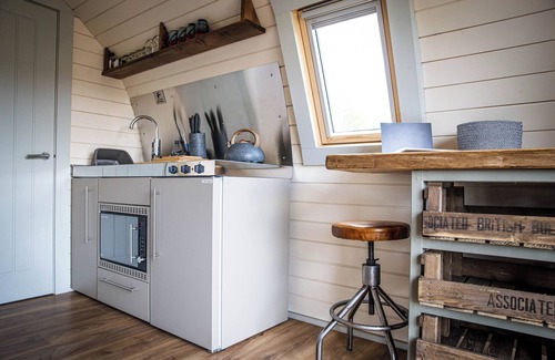 Belton-in-Rutland Cabin | Rutland Rural Retreats - Woodpecker glamping pod, Adult only, super dog friendly