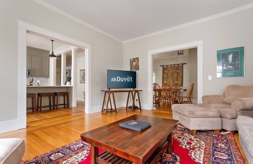 Cannonborough Elliotborough Apartment | Rutledge Avenue Inn (Suite B) | Downtown Luxury