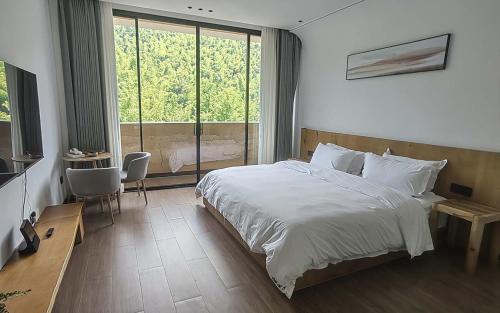 Tonglu County Hotel | Ruyuan Xiaomanli