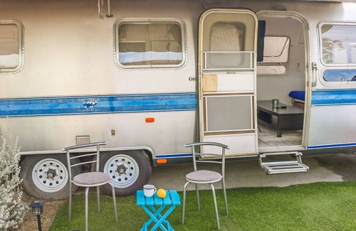 Harbor House | RV AIRSTREAM TINY LIVING BY LONG BEACH AIRPORT