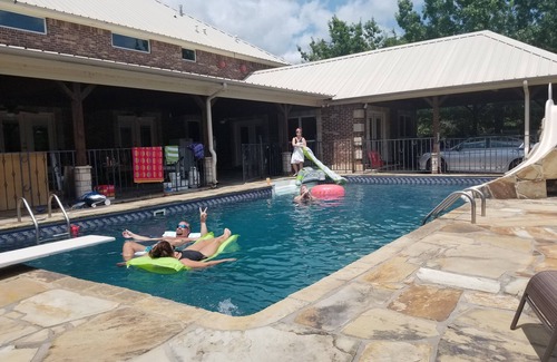 Sulphur Springs RV Rental | RV camping horse friendly!