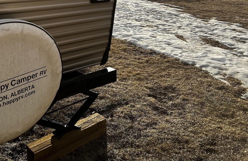 Cadomin House | RV Escape in the Rocky Mountains