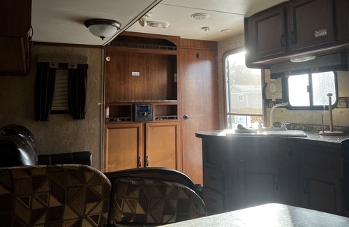 Cadomin House | RV Escape in the Rocky Mountains