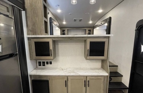 Central Southwest House | RV for you and all your friends and family