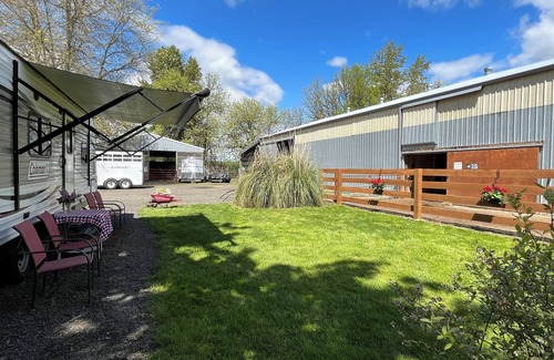 Junction City House | RV Glamping in horse and wine country and pet friendly!