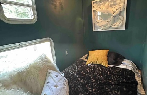 Bangor House | Rv in hysterical neighborhood