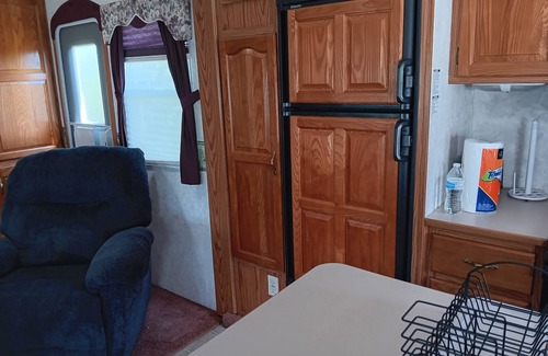 Okeechobee House | RV on 2.5 acers private and plenty of parking.