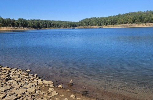 Drasco RV Rental | RV parking spot on the lake!