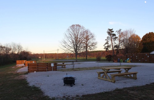 Sparta RV Rental | RV Resort in between Sparta and Crossville with Full Hook Up Sites