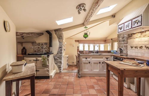 Whitchurch Canonicorum Cottage | Ryall Hope Cottage, This quaint and attractive cottage sits in a wonderful location