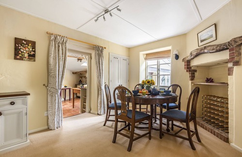 Whitchurch Canonicorum Cottage | Ryall Hope Cottage, This quaint and attractive cottage sits in a wonderful location