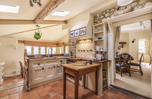 Whitchurch Canonicorum Cottage | Ryall Hope Cottage, This quaint and attractive cottage sits in a wonderful location