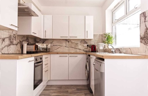 Newton-le-Willows House | Rydal House for professionals or families