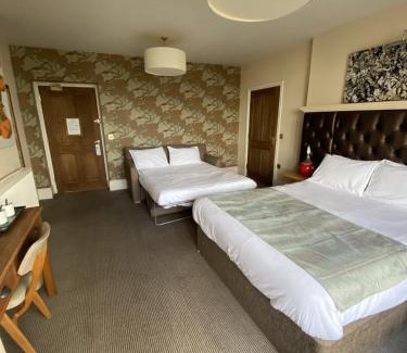 Ryde Hotel | Ryde Castle by Greene King Inns