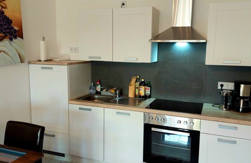 Rahlstedt Condo | RYE Apartment Hamburg - Kitchen - Netflix