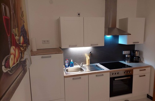Rahlstedt Condo | RYE Apartment Hamburg - Kitchen - Netflix
