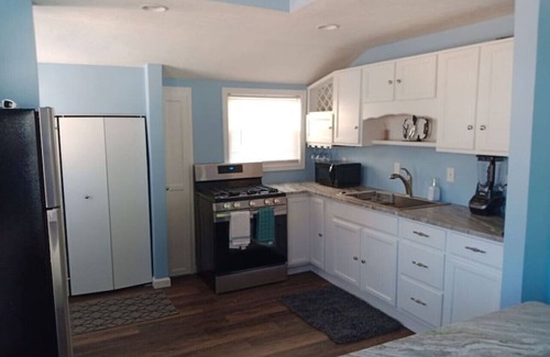 Huron Cottage | Rye Beach Retreat · Cozy Cottage on Rye Beach with Lake Erie view!