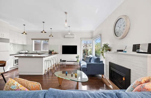 Rye House | RYE Classic- amazing location, up to13 guests, foxtel, - BONUS* NIGHT OFFER 2025