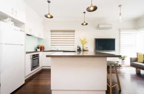 Rye House | RYE Classic- amazing location, up to13 guests, foxtel, - BONUS* NIGHT OFFER 2025