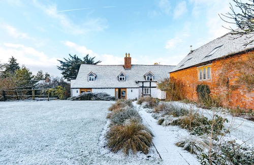 Eaton Mascott Cottage | RYTON GRANGE FARMHOUSE TO SLEEP 12 - sleeps 12 guests in 6 bedrooms