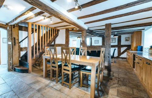 Eaton Mascott House | RYTON GRANGE FARMHOUSE to sleep 12