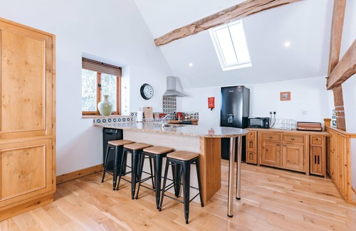 Eaton Mascott House | RYTON GRANGE HAY BARN SLEEPS 6 - sleeps 6 guests in 3 bedrooms