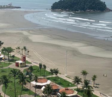 Itarare Apartment | São Vicente Itararé prédio frente mar apto fundo vista parcial