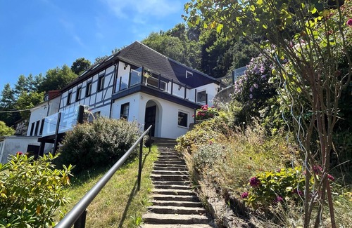 Konigstein an der Elbe Apartment | Sächsische Schweiz Ferienhaus Wohnung 1 mit Elbblick Sauna und Kamin
