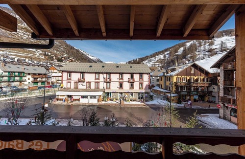 Abries Condo | Séjour alpin cosy | Piscine & sauna | Ski à Abriès
