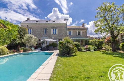 Saint-Georges-sur-Layon Bed & Breakfast | Séjour de charme avec piscine à Saint-Georges-sur-Layon, proche de Saumur et des châteaux de la Loire - FR-1-622-81
