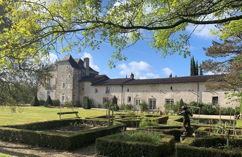 Sainte-Pazanne House | Séjour Merveilleux Dans une Aile Rénovée D'une Propriété à la Campagne
