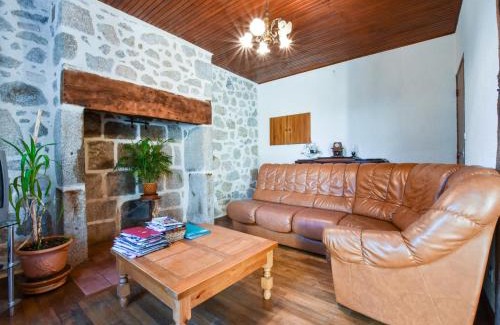 Senezergues House | Sénezergues Garden Hideaway