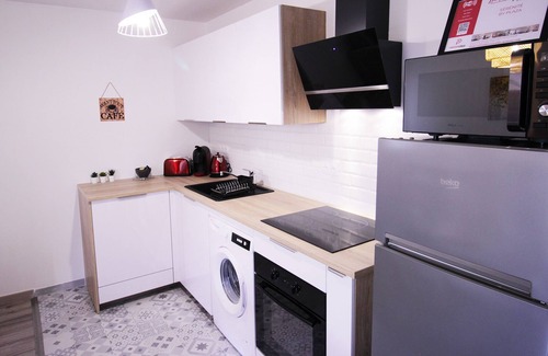 Montevrain Apartment | Sérénité by Plaza-Apartment-Ensuite with Shower-Terrace