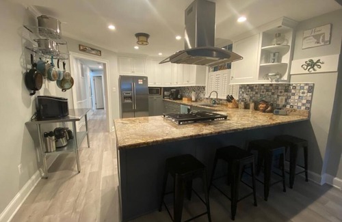 Piney Point House | Sí Paradise, waterfront home!
