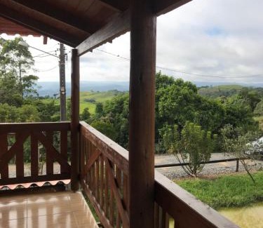 Angelina House | Sítio Familiar Serra Alta