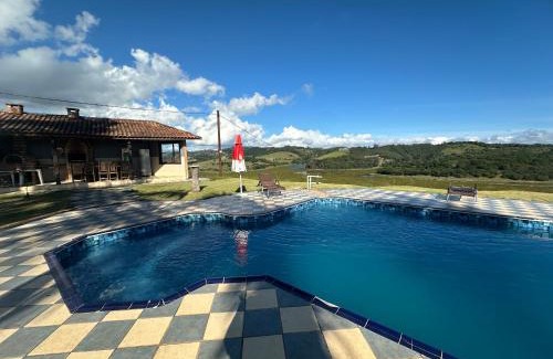 Salesopolis House | Sítio frente à Barragem