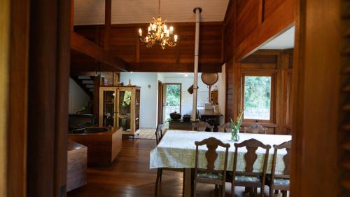 Campo Largo House | Sítio Kaapora - Chalé Confortável em meio a natureza