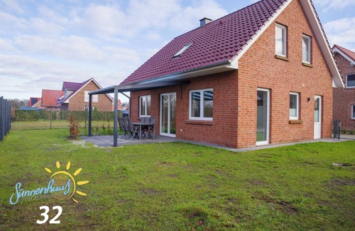 Petersfeld House | Sünnenhuus 32 - Comfortable vacation home near Thülsfelder Talsperre with garden