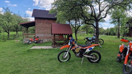 Bradulet Cabin | Sătucul de Vacanță Brăduleț