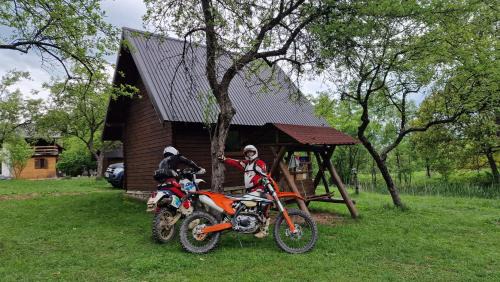 Bradulet Cabin | Sătucul de Vacanță Brăduleț