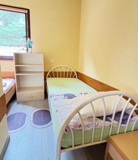 Glodowo House | Słońce i Woda - 2 domki nad brzegiem jeziora Śniardwy z własnym pomostem, zejściem do wody i przecudnym widokiem na jezioro